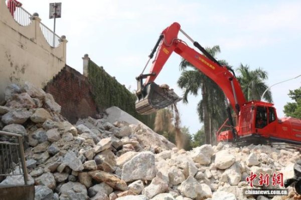 浩鼎中心 郁江南宁水文站将迎洪峰 邕江堤防紧急加固中